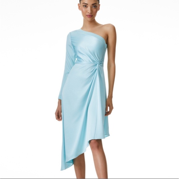 Alice + Olivia DORA ASYMMETRICAL OFF
SHOULDER DRESS - Picture 3 of 8